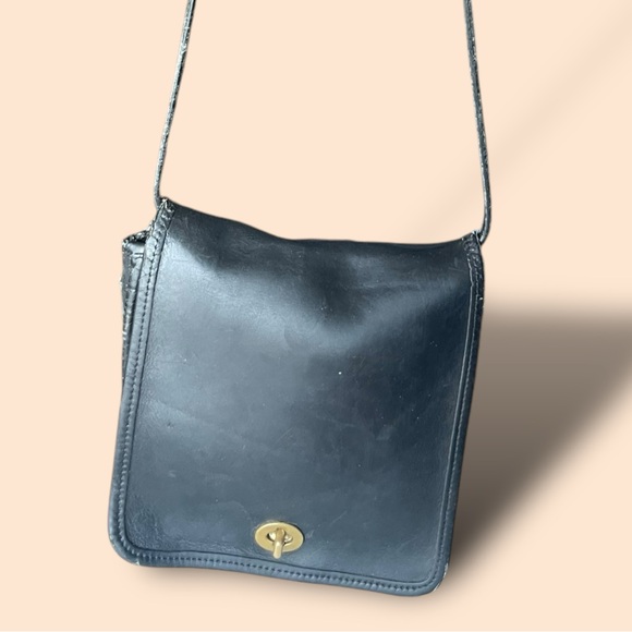 Vintage Coach New York Companion Leather Flap Twist lock Crossbody Bag Authentic - Picture 1 of 16